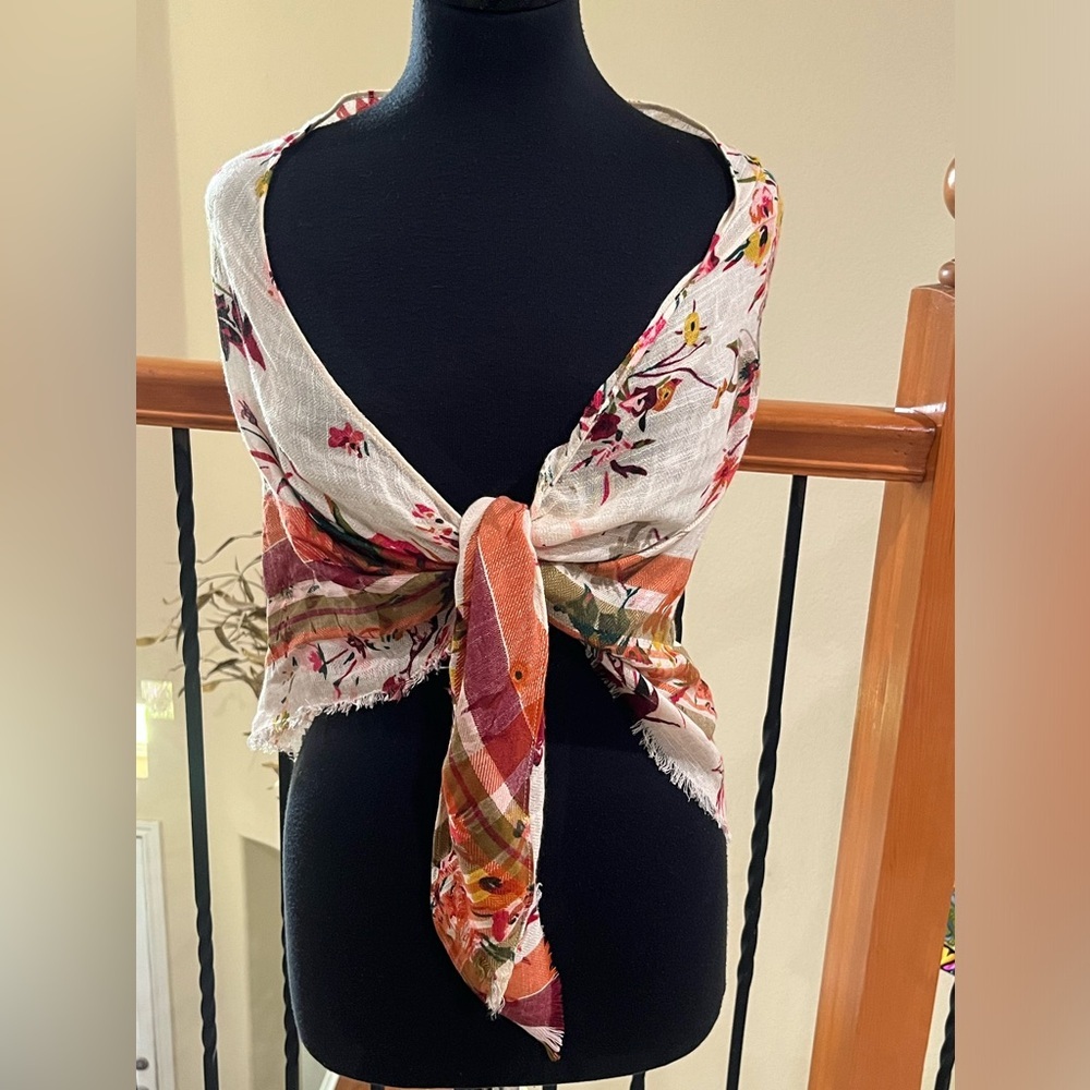 J JILL Floral Plaid Lightweight TRIANGLE Scarf Cream & Rust.